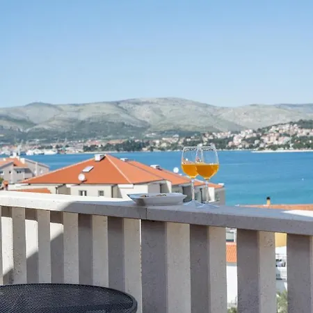 Dalmatia Znjan アパート